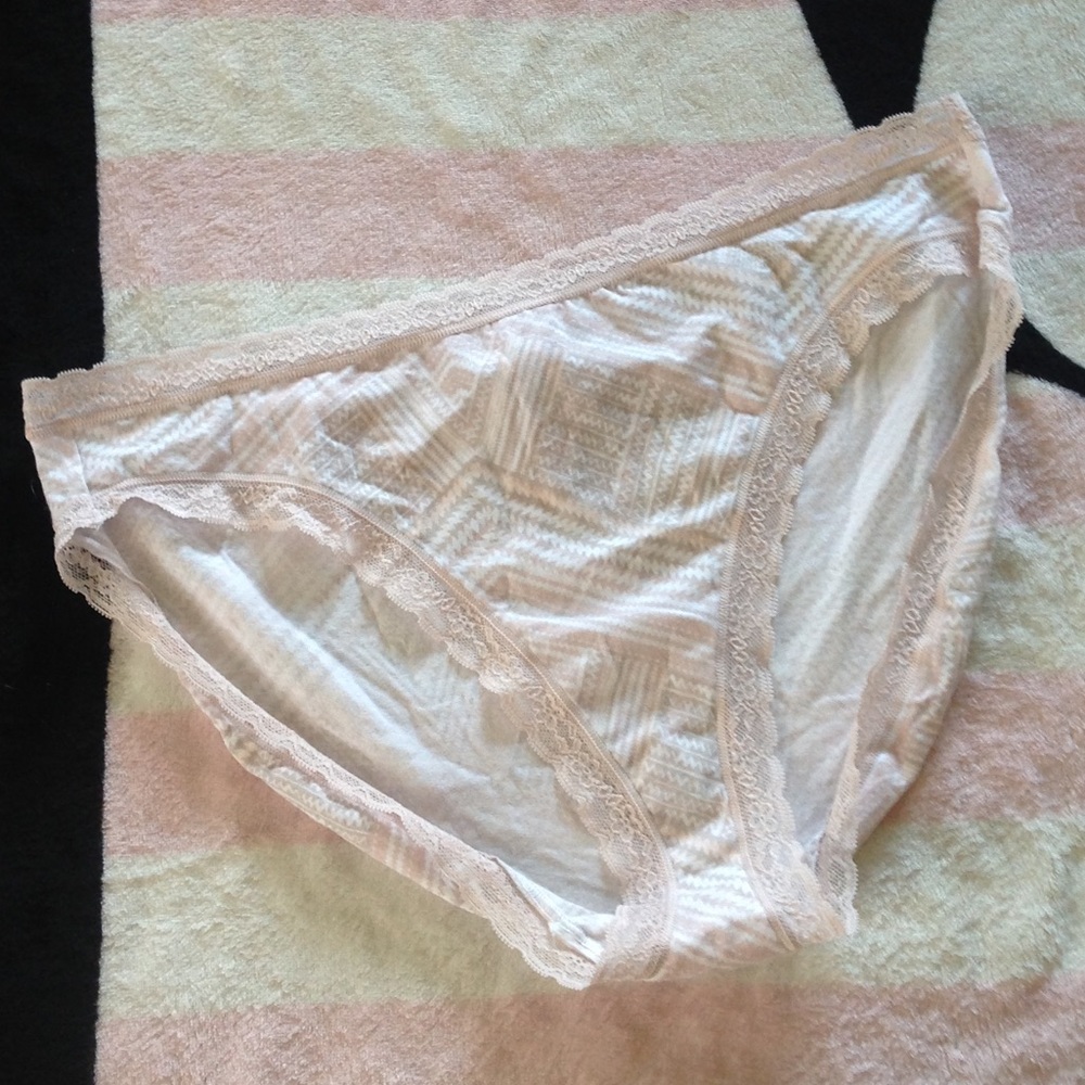NWT Victoria's Secret High Leg Brief - Picture 1 of 3